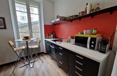 Quartier Hyper-Centre Apartment | Discover The Victor Hugo: Your Ideal Travel Retreat