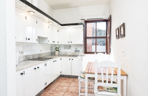 El Paso Cottage | Relax at Sombrero Pico D with Pool, Spa & Breakfast