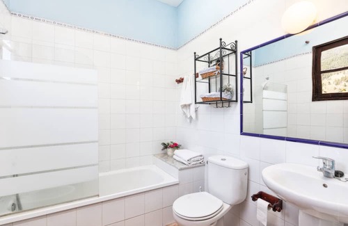 El Paso Cottage | Relax at Sombrero Pico D with Pool, Spa & Breakfast