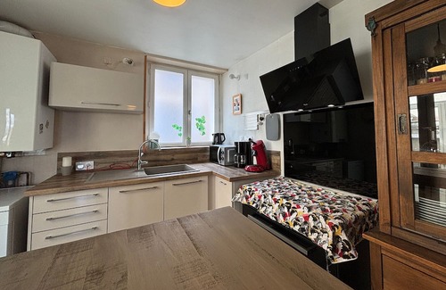 Chateauroux Cottage | Family-Friendly Gite Châteauroux with 3 Bedrooms for 6
