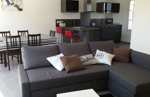 Port District House | Relaxing Retreat with Pool Near the Beach for Families