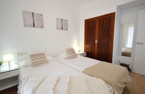Son Armadams Apartment | Bright Apartment Near Santa Catalina - Family Friendly Stay