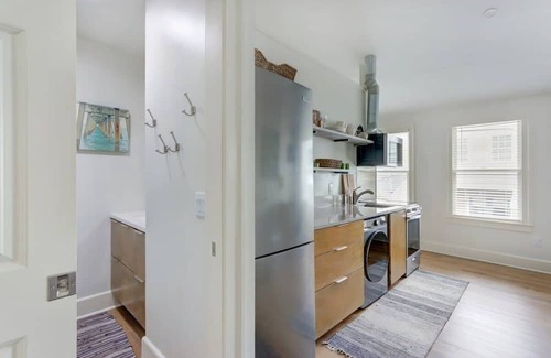 Kayton - Frazier Area Apartment | Modern Retreat at The Nest on Duffy Lane with Breakfast
