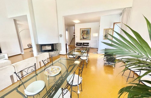 Pietrauta Villa | Stylish Villa with Scenic Views for Family Getaways