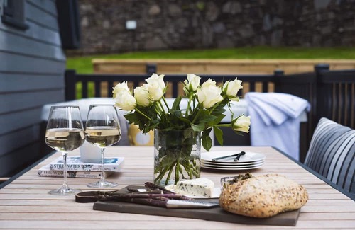 Arrochar Cottage | Relax at Ardlui Retreat Lodge with Spa & Hot Tub Amenities