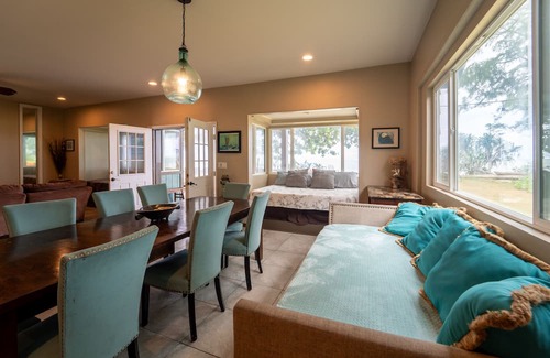 Punaluu House | Ideal Family Retreat at Oceanfront Hawaii Beach House