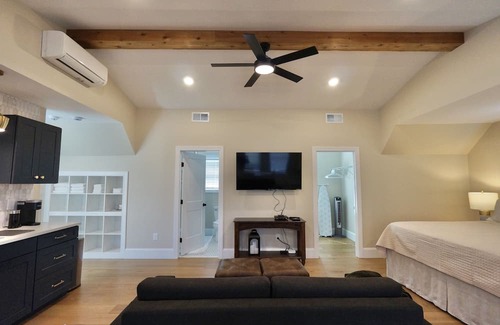 Greer House | Quiet Suburban Studio Near GSP Airport, Family-Friendly