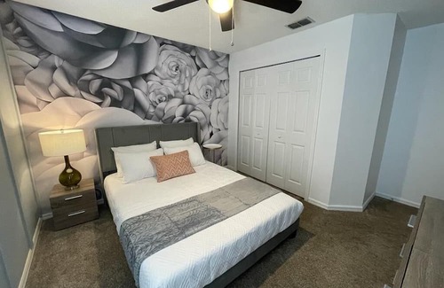 Westridge House | Family-Friendly Mickey's Pool Villa Steps from Disney