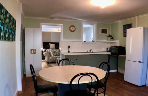 Wallaroo Apartment | Cozy Unit in Wallaroo: Enjoy Breakfast and a Kitchen