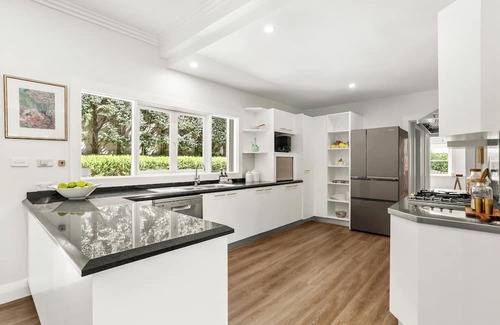 Vaucluse House | Prime Vaucluse Retreat Near Beach and CBD Attractions
