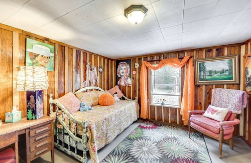 Pine Ridge Cabin | Idyllic Oden Retreat with Fire Pit & Spa Amenities