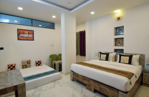 Chittorgarh Hotel | Discover Comfort at Hotel Keshav Residency with Breakfast
