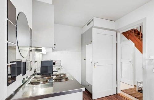 Wiedikon Apartment | Flexible Rentals for Families with Kitchen at 9/10 Rated Hotel