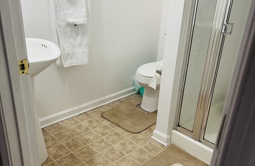 Simpsonville House | Inviting 1-Bedroom House in Peaceful Elkridge with Fitness