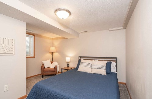 Sioux Falls House | Spacious 4BR Retreat Perfect for Families & Nearby Amenities