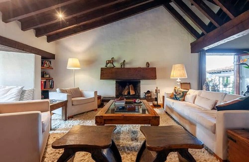 Agua Fria House | Casa Lorenza: In the Center of Valle de Bravo