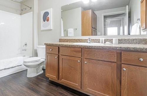 Brooks City Base Apartment | Landing at The Anderson at Brooks - 1 Bedroom in Stinson Airport Vicinity