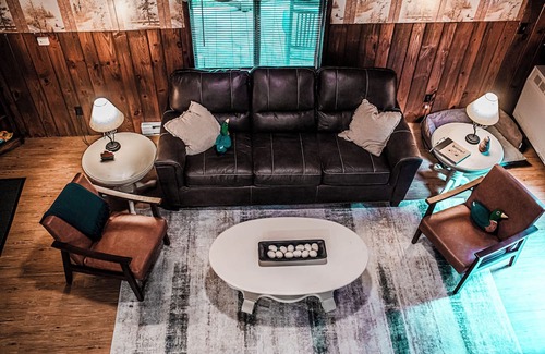 Montrose Cabin | Pet-Friendly Cabin with Creek and Fire Pit near Salt Springs Park