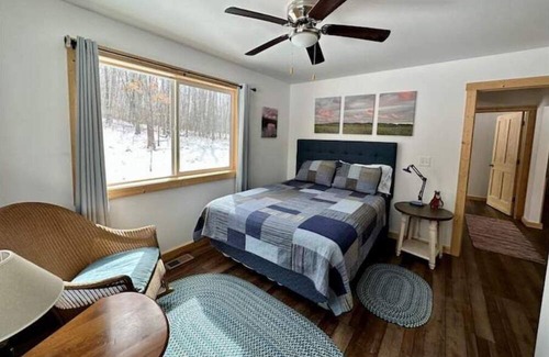 Irons Cabin | Family-Friendly Retreat at Peacock Trail Cabin #1