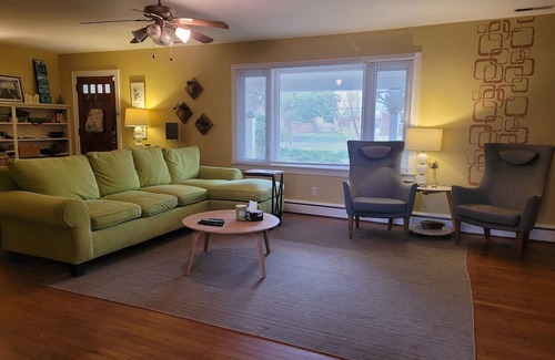 Algonquin House | Relaxing House on the Water with Spacious Backyard & Amenities