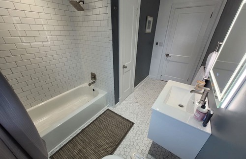 Algonquin House | Relaxing House on the Water with Spacious Backyard & Amenities