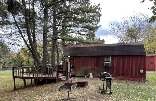 Mc Caskill Resort | Delightful Diamond Glamping - Family-Friendly Log House