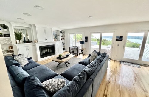 Naples House | Relaxing Retreat with Hot Tub & Heated Pool in Naples