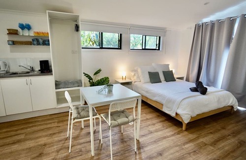 Sanctuary Point House | Experience The Observation Deck: Oceanfront Bliss Awaits