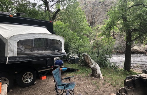 Hodgen House | Family-Friendly River's Edge Eclipse RV with Breakfast & Pets