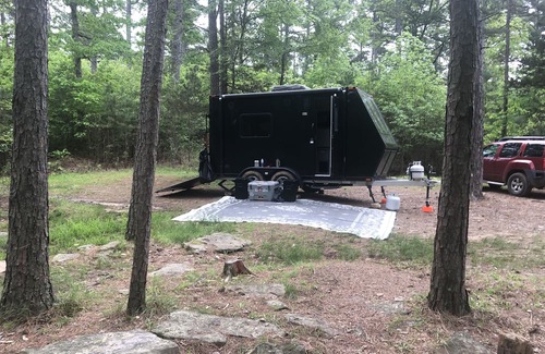 Hodgen House | Family-Friendly River's Edge Eclipse RV with Breakfast & Pets