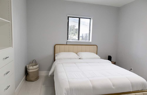 Hialeah House | Family-Friendly Zen Gem Home: Your Perfect Getaway