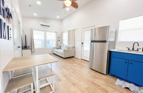 Aransas Pass Cabin | Cozy 2-Bedroom Cabin in Aransas Pass for Family Getaways
