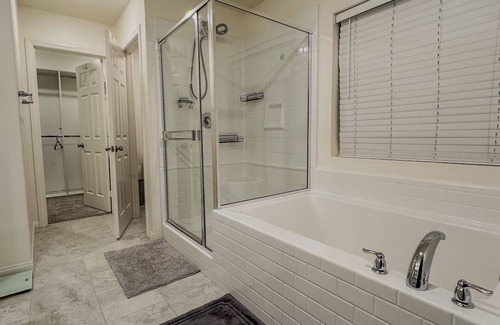 Lancaster House | Beautiful home in family friendly neighborhood