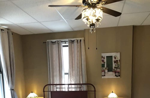 Jeffersonville - Clarksville Apartment | Cozy 1-bedroom apartment with AC and WiFi in lovely Jeffersonville
