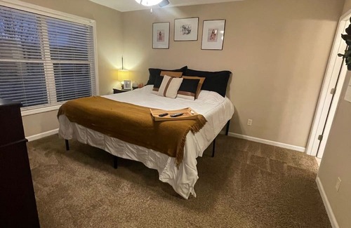 Cape Girardeau House | Perfect Eclipse Retreat: Pet-Friendly & Family-Oriented Stay