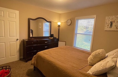 Cape Girardeau House | Perfect Eclipse Retreat: Pet-Friendly & Family-Oriented Stay