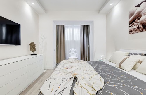 Testaccio Apartment | Discover The White Crown Apt in Testaccio - Family Friendly