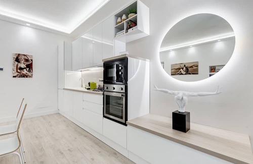 Testaccio Apartment | Discover The White Crown Apt in Testaccio - Family Friendly