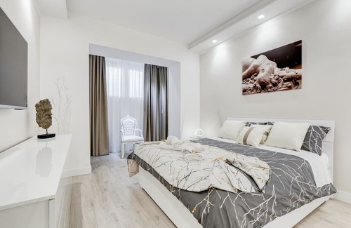 Testaccio Apartment | Discover The White Crown Apt in Testaccio - Family Friendly