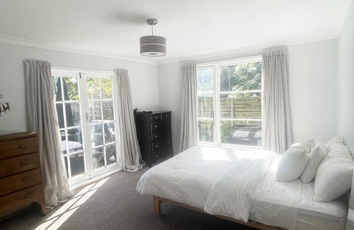 Lower Hutt House | Convenient 3-Bedroom Home in Belmont, Near Wellington CBD