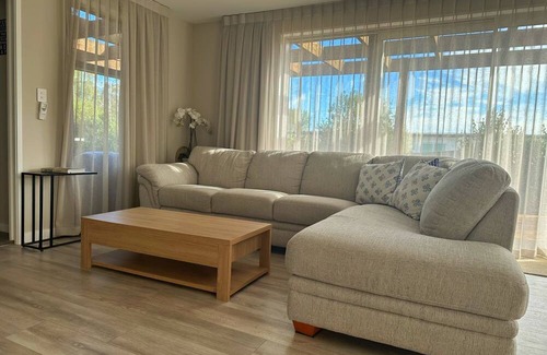 Blenheim House | Elegant Holiday Home Retreat in Blenheim with Breakfast