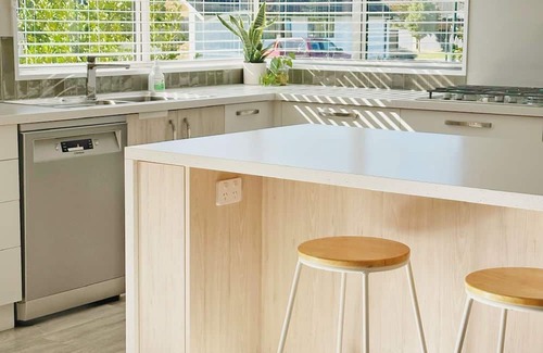 Blenheim House | Elegant Holiday Home Retreat in Blenheim with Breakfast