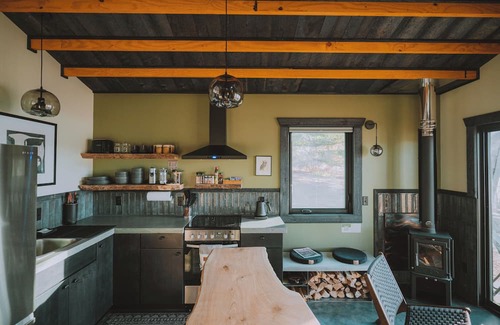 Ironton Cabin | Cozy Dragonfly Cabin on Ironton Island - Family Friendly Stay