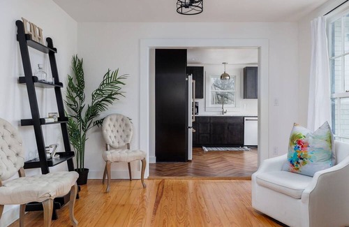 Fredericksburg House | Henke Haus: Stylish & Family-Friendly Retreat Awaits
