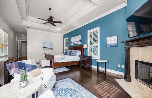 Wetmore House | Ideal Monthly Stays for Large Families with WIFI & Pool