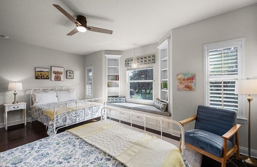 Wetmore House | Ideal Monthly Stays for Large Families with WIFI & Pool