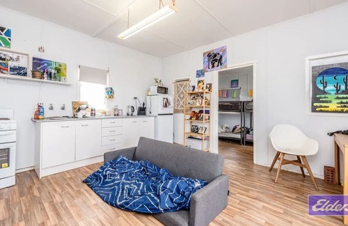 Horrocks Cabin | Relaxing Beach Shack Perfect for Family Getaways North of Perth