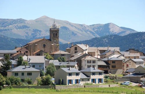 La Llagonne Apartment | Cozy Studio La Llagonne for 4 with Spa & Breakfast