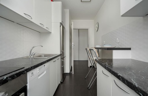 Psie Pole Apartment | Cozy Reymonta 10E Apartment with Balcony & Parking in Wrocław