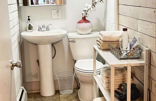 Ishpeming Apartment | Bright Stay and Play: Family-Friendly Apartment Near Trails